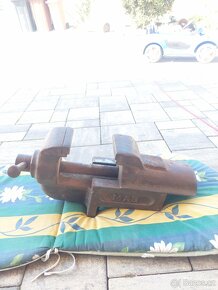 Masivní svěrák MAG 120 - 2