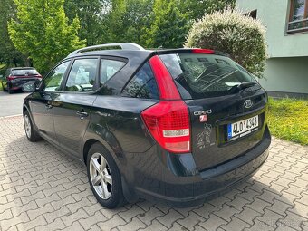 Prodám:Kia Cee'd 1.4 R.V 2011 Facelift kombi 107TKM najeto - 2