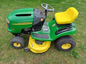 Sekací traktor John Deere L100 - 2