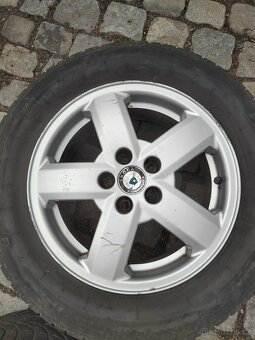 Prodám orig alu 15 škoda Octavia 1 5x100 ET 38 letní pneu - 2
