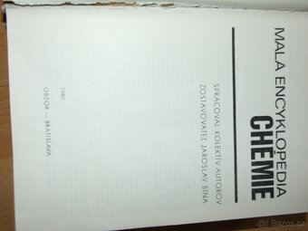 kniha Malá encyklopedie chemie r.v.1980 - 2