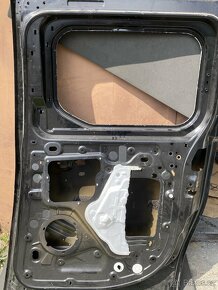 Prave zadni dvere Opel Combo cerne - 2