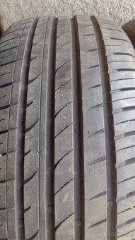 Letní pneu 215/55 R17 Hankook 8mm - 2