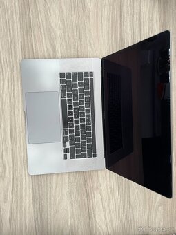 MacBook Pro 16" CZ Vesmírně šedý (2020) NEFUNKČNÍ OBRAZOVKA - 2