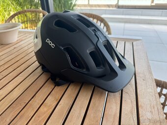 Helma POC AXION Race Mips_CENA PEVNA - 2