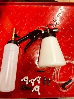 Odvzdušňovačka brzdového potrubí - 2