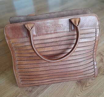 Kožená kabelka FREDsBRUDER zánovní - 2