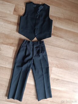Chlapecké společenské kalhoty a vesta 104 - 2