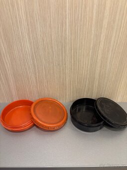 Vojenské bakelitové misky ,, máselničky “ - 2