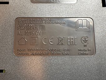 BOSCH AL2215CV nabíječka baterií 14,4 a 18 V - 2