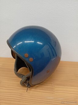 Stará přilba - 2