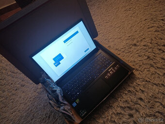 Herni / verze s W11 a s RTX 4050 Acer Nitro v15 - 2