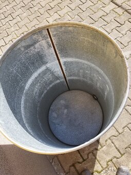 Prodám 200 l sud s kohoutem. - 2