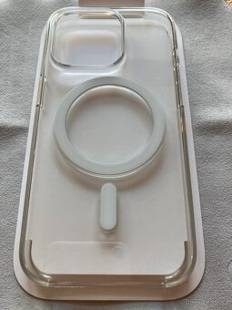 Apple polykarbonátový kryt na iPhone 14 Pro. - 2