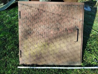 Zelezny poklop 80 x 80cm - 2