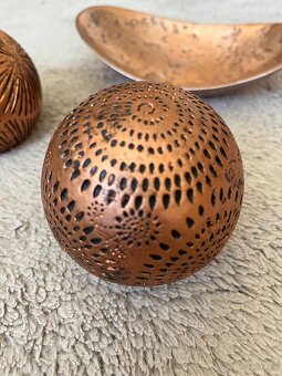 Doplňky v měděné barvě - 2