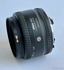 Nikon AF Nikkor 50mm 1.8 D + polarizační filtr B+W - 2