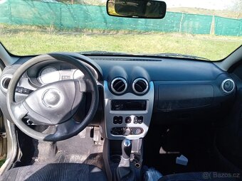 Dacia sandero 1.6 mpi Havarované sleva. - 2