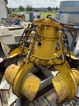 Hydraulický drapák - 2