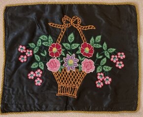 Potah na polštář 53x43 cm ruční výšivka - 2