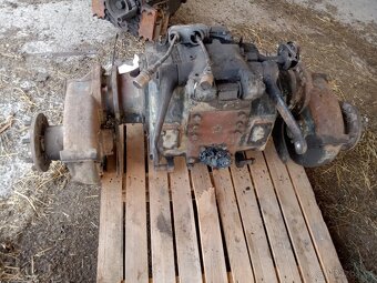Zadní část Zetor 6911 - 2