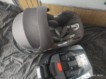 Autosedačka Cybex Aton Q i-Size + základna - 2