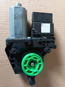 MOTOR STAHOVAČKY OKNA ŠKODA SUPERB L.Z. - 2