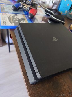 PS4 slim - 2