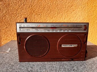 Tranzistorové rádio Rossija 303 - 2