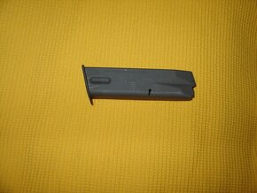 US Army zásobník Beretta M9 NOVÝ - 2