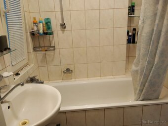 2 místa ve sdíleném průchozím pokoji v centru Brna (vachova) - 2