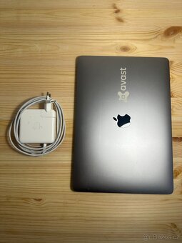 Apple MacBook Pro 2018 Touchbar 16GB i5 256GB - 2