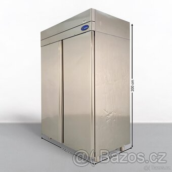 Gastro chladící skříň LTH s rozměry 142 x 80 x 200 cm. - 2