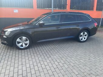 Škoda Superb 2.0 TDi Ambiente - 2