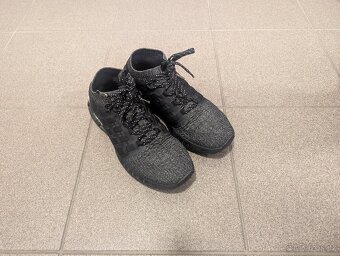 Under Armour HOVR Phantom NC vel. 44,5 - 2