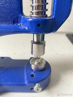 Pákový kroužkovač - 2