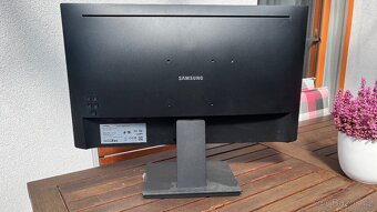 Prodám monitor Samsung S24A310NHU – 24" - 2