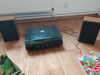 Prodám funkční gramofon Tesla s reproduktory - 2
