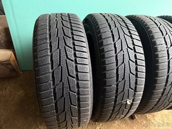 prodám zimní 185/55/15 Semperit - 2