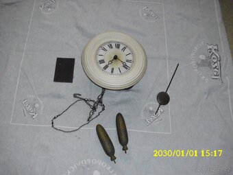 STARE DŘEVĚNE HODINY - 2