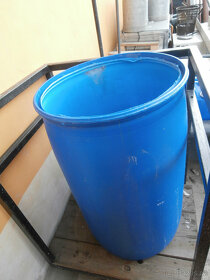 Sudy plastové 200 litrů na dešťovou vodu za  500 kč - 2