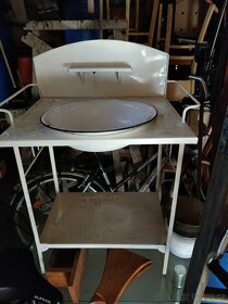Starožitný mycí stolek - 2