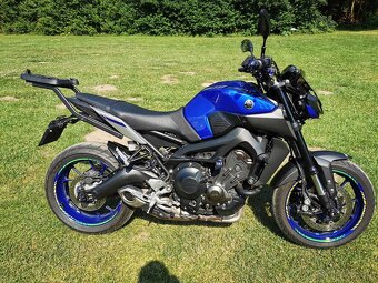Yamaha MT09 - 2