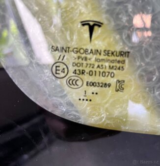 Tesla model Y čelní sklo - 2