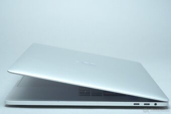 ZÁRUKA/Macbook Pro 15.4" TB/I7 2.6GHZ/16GB RAM/512GB SSD/CZ - 2