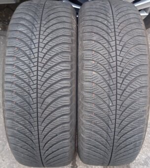 Celoroční pneu Goodyear Vector 4 Seasons 205/60/16 - 2