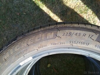 Prodám sadu letních pneu 225/45 R17 Michelin - 2
