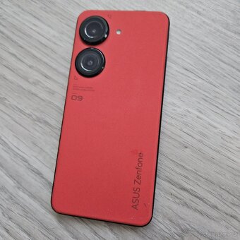Asus Zenfone 9 red - 2