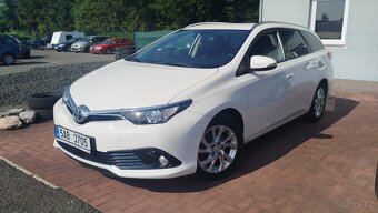 Toyota Auris 1.6 vvti. Rok 2015 - 2