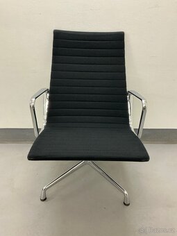 Křeslo Vitra Eames - 2